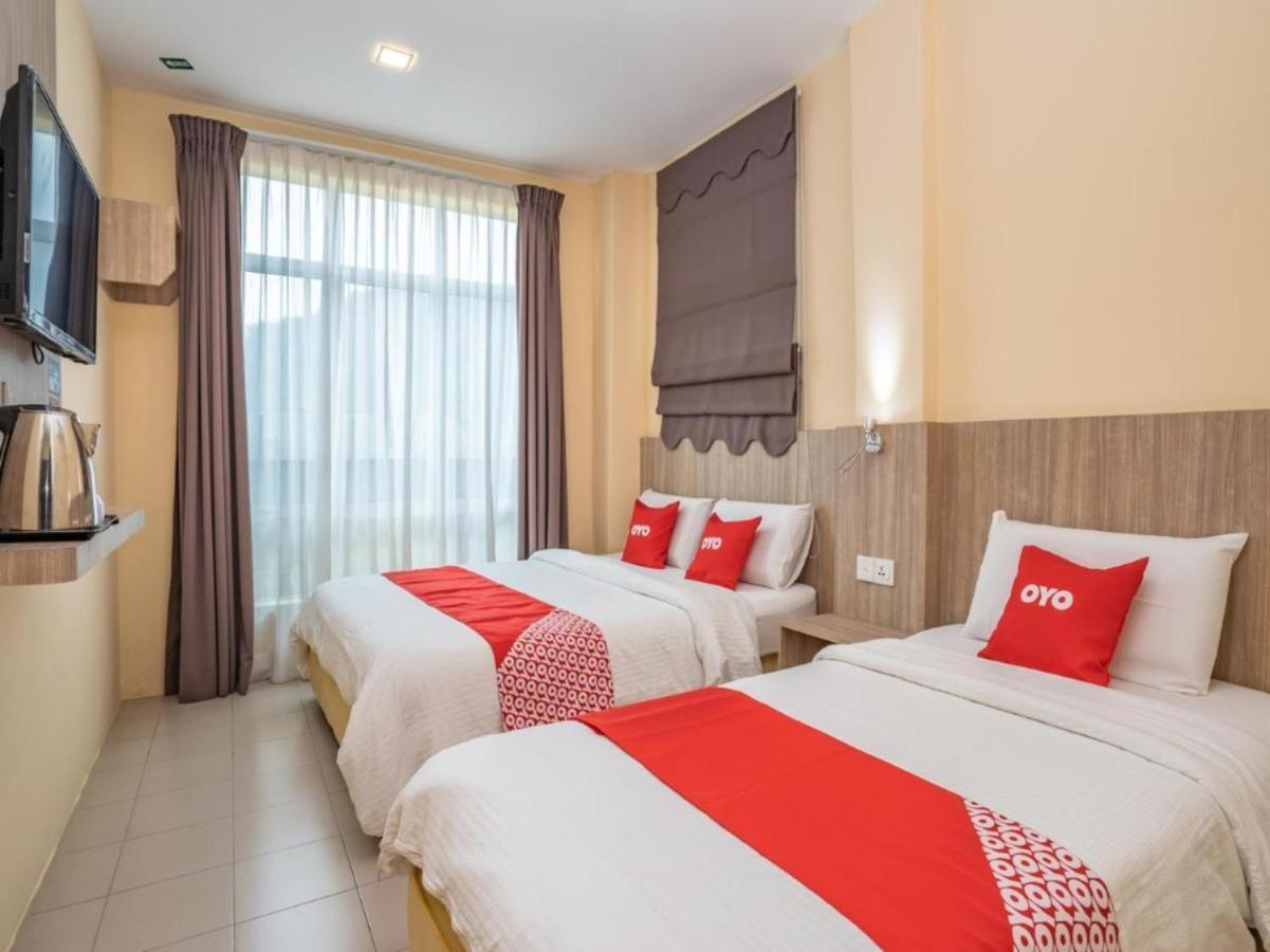 Hotel The Island Pekan Pangkor Exterior foto